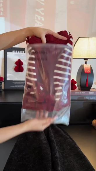 女童红色毛衣新款韩版儿童秋冬条纹披肩针织衫女孩洋气套头衫#穿搭层次感就看这篇#春天穿什么我已经想好了#年味穿搭穿出高级感#年度穿搭开启新年时髦感生女儿就是用来打扮的@抖加🔥上热门🔥dou+🔥热点宝