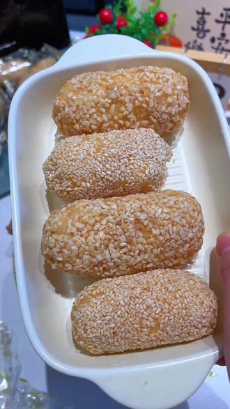 手工的麻枣廖花糖,有花生和芝麻两个口味,一口下去酥酥脆脆的,一点也不甜腻!#太好吃了 #传统小吃 #蓼花糖 #儿时味道