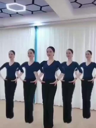 周末愉快!感谢大家一如既往默默为我点赞的友友们,兰兰在这给大家跳支舞表示感谢!喜欢跳舞💃的友友请跟着兰兰老师一起跳吧!