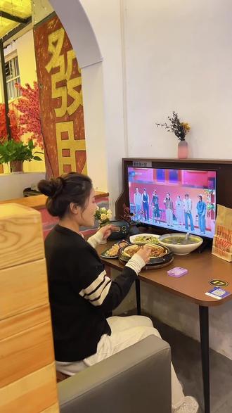 来东关街上这家乐食光吃顿饭真的太惬意了!