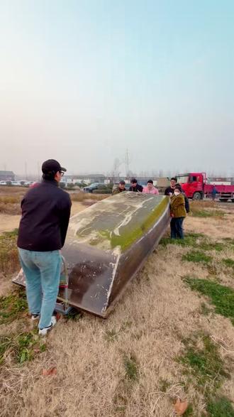 和园新增打卡点—画舫!
这可真是个大家伙,等待下水,元旦快来打卡吧!
#摩奈咖啡 #汉王和园 #必打卡 #画舫船 #元旦假期出行地推荐