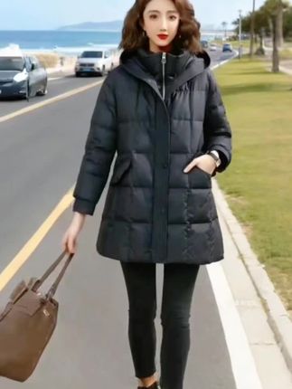 200斤高档羽绒服女中长款高端2025年春新款 大码妈妈爆款冬装外#减龄气质 #减龄显瘦穿搭 #时尚气质穿搭 #高端大气 #藏肉显瘦穿搭