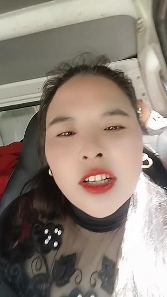 现在好多人都在唱玉芬,我也学唱一段玉芬