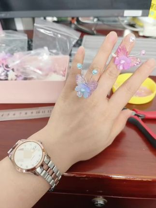 做戒指好解压 自己设计花色 好看(♥∀♥)#手工diy #手工戒指#解压手工#一起做手工