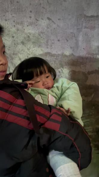 放了几天烟花终于不怕了,烟花还得要躺着看👀美女也都是喜欢帅哥的😂😂