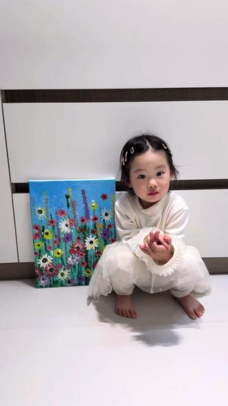 2岁宝宝不用笔也可以画的春日花园~
快快带宝宝一起画吧~
#儿童创意画 #立春#早教 #艺术启蒙 #儿童画