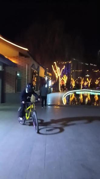 大年初七打铁花表演