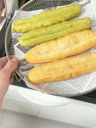 这个蒸油条真的也太香太好吃了,有了它再也没有吃其他早餐了#油条 #早餐吃什么 #好吃到停不下来 #千味央厨