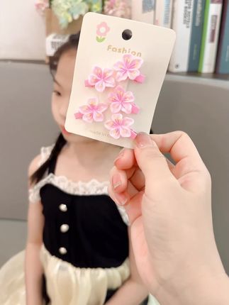 樱花浪漫甜美,樱花发夹喜欢的发饰#简单的快乐 #发饰分享 #萌娃日常 #喜欢的留下小爱心 #儿童发饰发夹