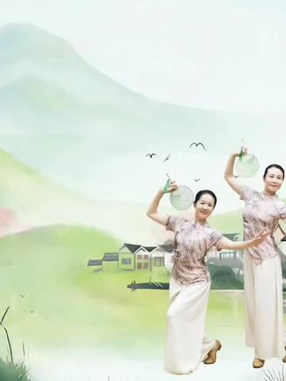 上有天堂下有苏杭,花舞团扇送清凉!#花与影原创 #我把故乡比苏杭#古典舞的美 #我的舞蹈日记 #爱生活爱舞蹈