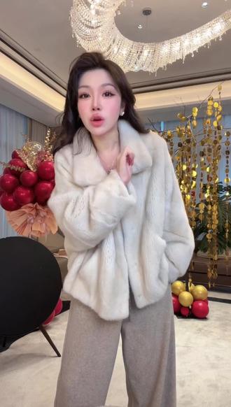 ME【莫姐的小母貂】芬兰进口SAGA原色珍珠水貂御寒立领皮草MESA6233 #貂皮大衣 #穿搭 #皮草 #高级女装 #冬款穿搭