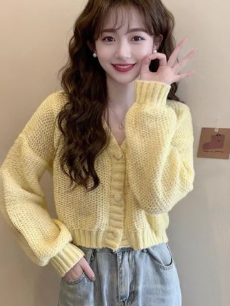 #秋冬都市硬核穿搭 #针织毛衣 #预制国庆出游穿搭 #出片穿搭记录国庆高光时刻 #一分钟看懂巴黎时装周