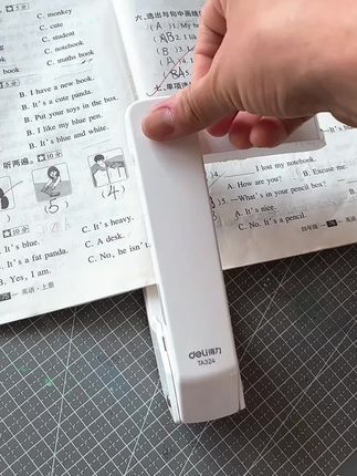 终于找到一款可以订中缝,还能360度旋转的#订书机,任意角度轻松装订,便宜又好用#文具安利 #开学必备 #学习用品