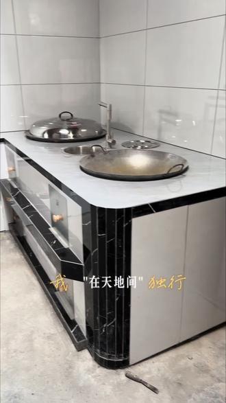 无烟柴火灶的主体和结构分享给大家
#工匠手艺 #无烟柴火灶