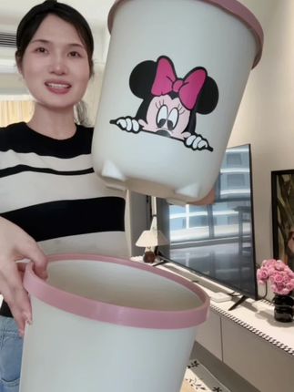 9.99到手两个,还是高颜值大号的,姐妹们快冲,质量也是嘎嘎好#垃圾桶#高颜值垃圾桶#实用好物#美观又实用收起