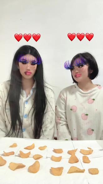 薯片炸弹挑战。@*桔子 #薯片挑战 #游戏 #香奈儿和劳力士 #模仿 #闺蜜日常