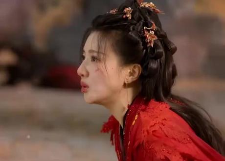 #佳偶天成 #古装剧 陆千乔成为了完美的战鬼人,打败了李莫负,但他却没有了之前的记忆,不记得辛湄了 #任嘉伦