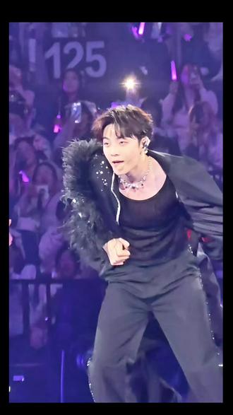 帅的喷鼻血@陈立农 #张函瑞进行曲#陈立农跳了张函瑞进行曲#青春为名