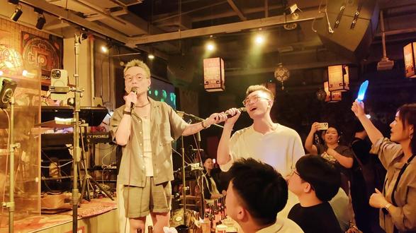 如果不能一言而尽 那就一饮而尽#写给黄淮#邵帅#民谣集烧烤酒馆#流行音乐#现场实录