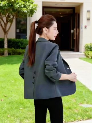 #创作灵感 小个子小西装外套女短款春秋季2025高级设计感时尚百搭休闲小西服#小个子穿搭 #穿搭 #正能量 #大码女装