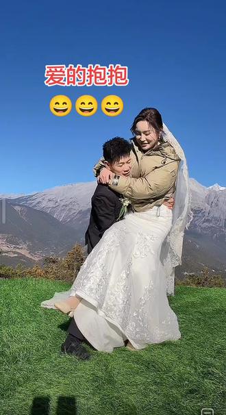 抱着朵朵哈哈哈#创作者中心 #创作灵感 #爱的抱抱 #我们结婚啦 #上热门话题🔥🔥🔥 @土豆进村(生活号) @土豆进村 @土豆走中国 @土豆进村(小号)