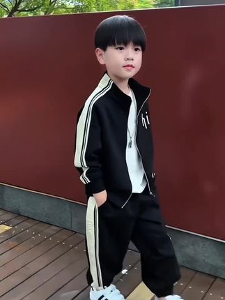 儿童套装春秋款新款韩版时尚洋气休闲帅气运动男童中小童开衫外套#儿童韩版时尚套装#儿童洋气帅气运动套装@创作灵感小助手 @DOU+小助手