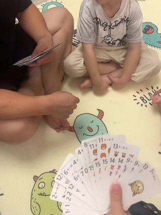 孩子对数学不感兴趣,这款#数学卡牌游戏 可以让孩子在玩的过程中提升孩子对数学的兴趣#高手过招 #亲子互动 #边玩边学 #数学兴趣启蒙