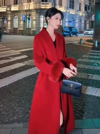 #秋冬穿搭 #高端大气 #大衣外套 #气质名媛 #红色系