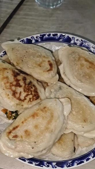 #真实生活分享官#粤西#高州#荷花镇 #籺的做法 在广东茂名高州粤西荷花镇我的故乡,很多家庭都有一种家乡的习惯,经常在过年的前一天就会做这个东西吃,茂名的籺,它工项真多,做法简单,