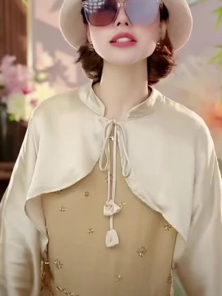 #桑蚕丝披肩#外套坎肩#真丝披肩 #斗篷披肩#谁穿谁好看