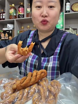 淡淡的咸香味,传统零食没有任何添加剂,吃起来比较放心@DOU+小助手 @DOU+好生意 @DOU+上热门