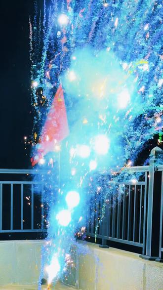 这就是传说中的吉七彩烟花?#烟火下心愿皆成