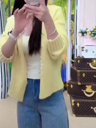 时尚条纹宽松阔腿牛仔裤女2025秋季新款高腰显瘦百搭小众直筒裤#牛仔穿搭 #休闲舒适 #秋季新款 #牛仔裤 #牛仔阔腿裤 @芳奢原创(房车旅行中)