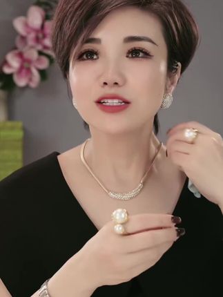 铜合金合成锆石耳饰 韩国满钻水钻耳环时尚简约百搭气质耳钉女#热门#热门音乐🔥