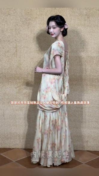 穿上秒变千金甜美公主优雅大方贵气显瘦藏肉身材好 #易梦玲 #易梦玲同款 #时尚碎花风 #真丝碎花仙女裙 #印花半身裙