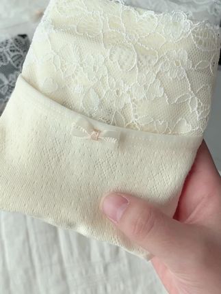 真想把它焊在身上,等了好久的柔棉小内内终于到了,也太好看了吧~而且还是加长裆~上身好舒服#女神必备 #贴身衣物 #只做高品质 #女人味穿搭 #跟着抖音学穿搭