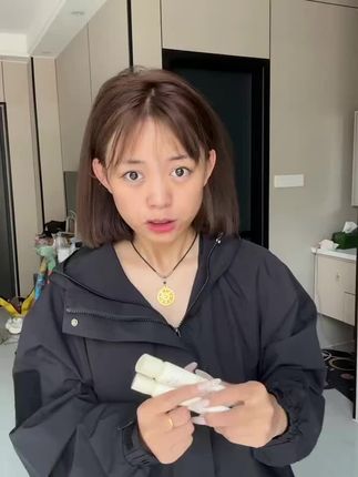 请大数据把我推给爱脱妆的姐妹!这粉底液真的又薄又遮妆感真的绝!#学生党平价安利 #粉底液 #防水防汗不脱妆哦