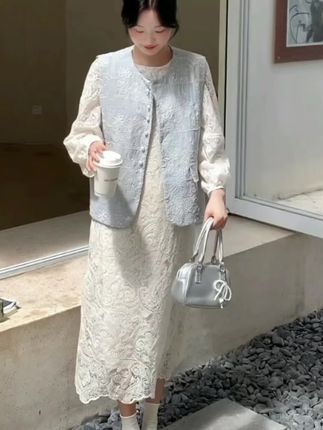 2025秋气质名媛淑女时尚马甲蕾丝连衣裙两件套套装丁达尔风miu系#女士穿搭#入秋穿搭 #显瘦穿搭