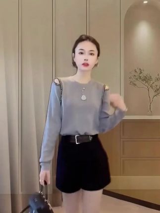 显瘦洋气软糯圆领露肩针织衫长袖网纪时尚 #优雅气质 #谁穿谁好看 #穿出高级感 #春秋穿搭 #百搭上衣