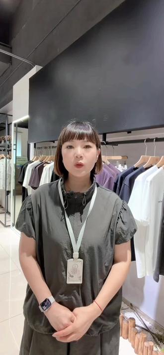 夏季衣服的洗涤和保养方法你知道了吗 #疯狂的衣服销售人员 #你的穿搭顾问 #服装搭配顾问 #衣服的正确清洗方法