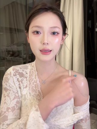 轻轻一贴即可拥有完美直角肩,这款垫肩神器还不快来试试吧!v#肩垫 #直角肩 #女性如何打造直角肩#溜肩神器肩垫