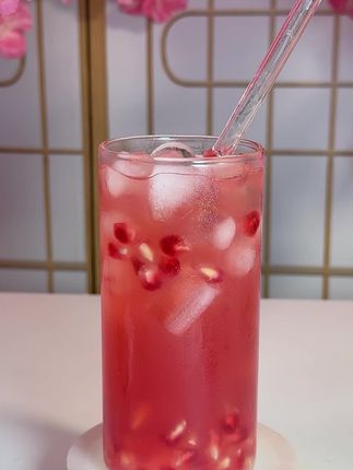 国庆假期第一天~被人从众众众众挤得心烦气躁了吧,回家来杯石榴冰茶降降火气吧~一口神清气爽 #国庆假期被安排明白了 #国庆节
