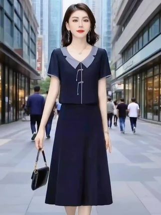 夏日微风中,轻奢高级感如影随形👗✨ ,“夏季轻奢高级级假两件连衣裙” ,优雅与时尚的完美邂逅。 ,#优雅气质 #气质女神穿搭