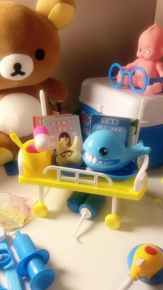 #儿童小医生玩具#儿童玩具 #益智玩具 #过家家玩具 #过家家 孩子一玩就入戏,秒变小小医生,给娃娃看病、给家人检查,边玩边克服就医恐惧,还能锻炼表达和同理心。