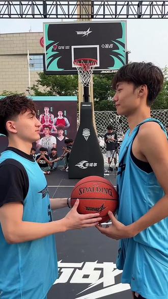 “街球春晚即将上演 二月七日我们不见不散”#街球春晚 #街球比赛 #passion球局 #威姆斯刘守元VS恶鼠罗布