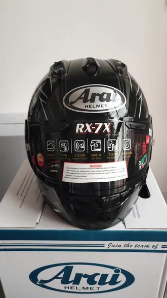 男人可以没有armani 但是不能没有arai #arai #机车头盔 #骑行装备
