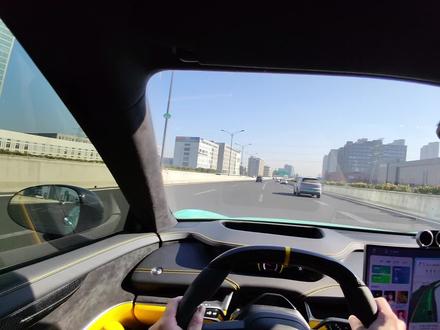 #su7ultra
那男的到底是谁啊