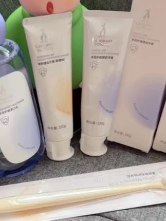 #孕6周 就有胎心胎芽,产检一路绿灯,怀孕后每次刷牙就恶心干呕,牙齿特别敏感!老公给换了#孕妇牙膏 淡淡的水果清香更适合孕期的我们#孕期囤货