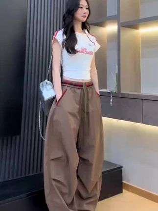 #粉丝一千万粉 韩版气质美式辣妹修身显瘦T恤#让岁月变优雅让平淡富有活力 #爱生活爱美食爱自己 #韩版气质美式辣妹修身显瘦T恤让岁月变优雅让平淡富有活力