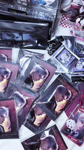 发发库存,深空与万达联名开箱!
#恋与深空 #恋与深空秦彻 #秦彻 #吃谷日常